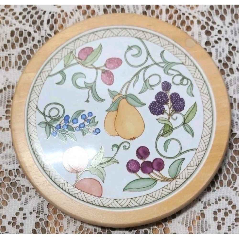 Vintage Dansk Umbrian Fruits‎ Tile And Wood Trivet MCM Thailand 7"dia.
